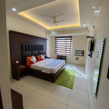 Hotel Katra Royal Stay Luaran gambar