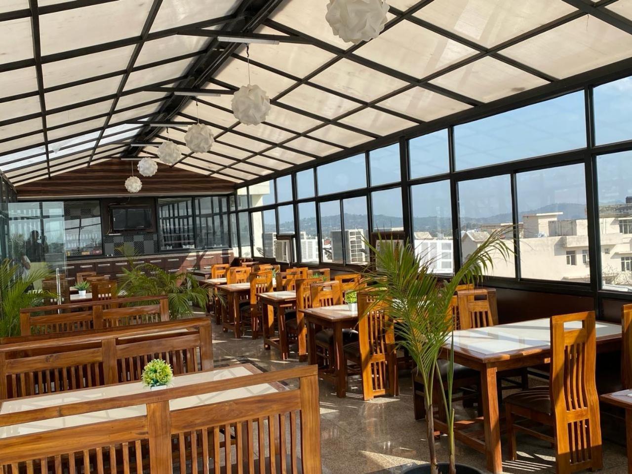 Hotel Katra Royal Stay Luaran gambar