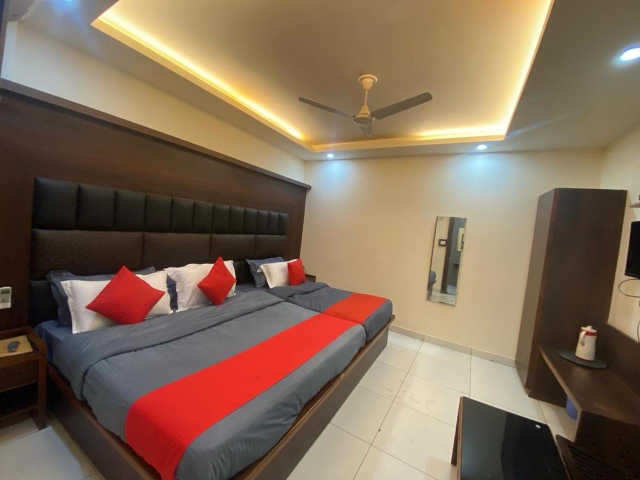 Hotel Katra Royal Stay Luaran gambar